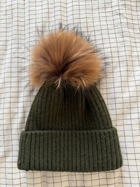 Ribbed Knit Beanie with Faux Fur Pom - Olive